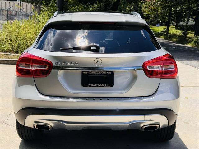 Photo of 2016 Polar Silver Metallic Mercedes-Benz GLA-Class