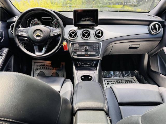 Photo of 2016 Polar Silver Metallic Mercedes-Benz GLA-Class