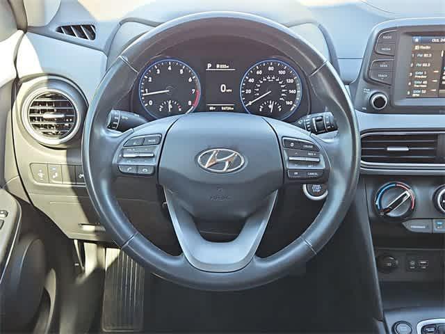 Photo of 2021 Lunar White Hyundai KONA