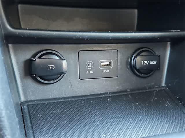 Photo of 2021 Lunar White Hyundai KONA