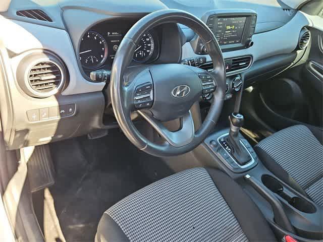 Photo of 2021 Lunar White Hyundai KONA