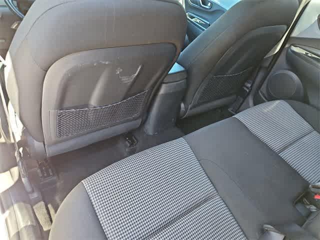 Photo of 2021 Lunar White Hyundai KONA