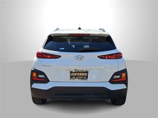 Photo of 2021 Lunar White Hyundai KONA