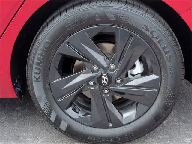 Photo of 2022 Scarlet Red Pearl Hyundai ELANTRA