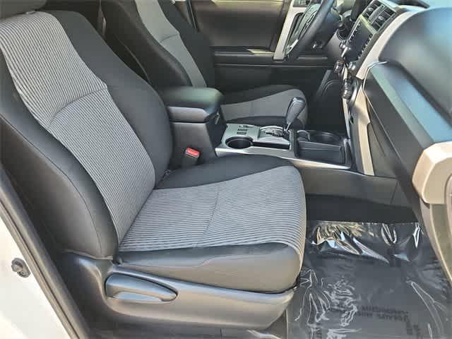 Photo of 2022 White Toyota 4Runner