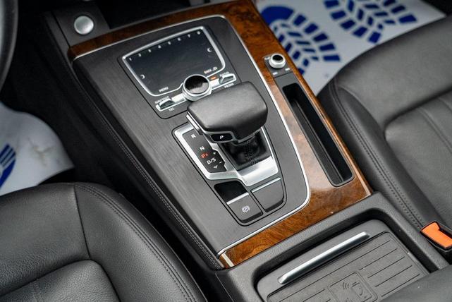 Photo of 2020 Brilliant Black Audi Q5