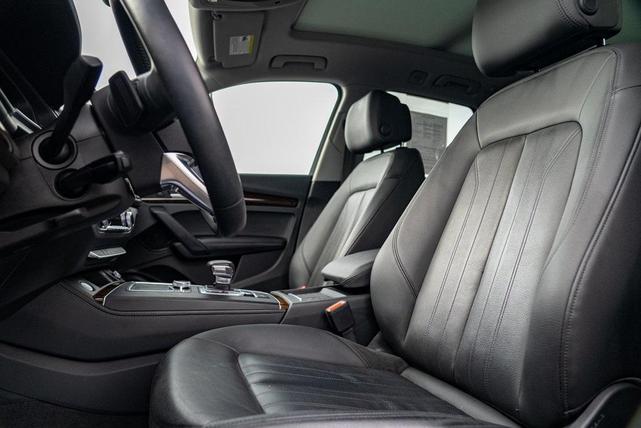 Photo of 2020 Brilliant Black Audi Q5