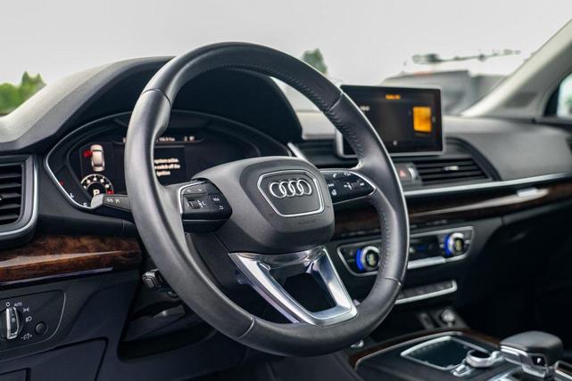 Photo of 2020 Brilliant Black Audi Q5