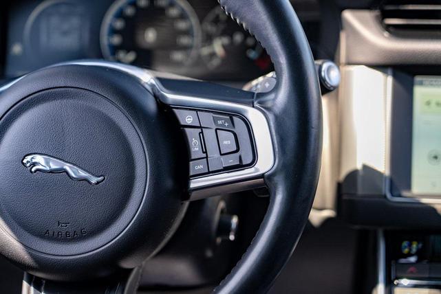 Photo of 2018 Fuji White Jaguar XF