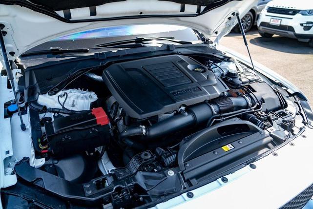 Photo of 2018 Fuji White Jaguar XF