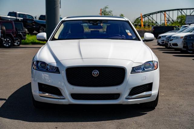 Photo of 2018 Fuji White Jaguar XF