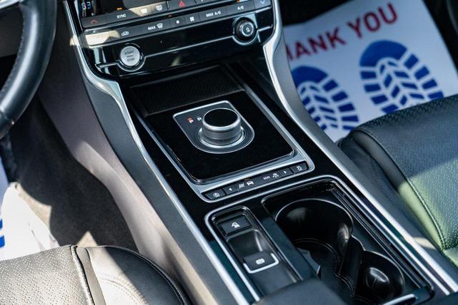 Photo of 2018 Fuji White Jaguar XF