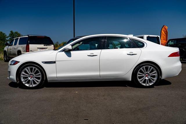 Photo of 2018 Fuji White Jaguar XF