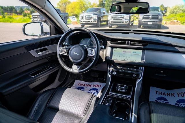 Photo of 2018 Fuji White Jaguar XF