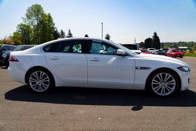 Photo of 2018 Fuji White Jaguar XF