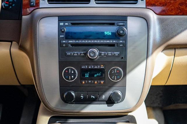 Photo of 2012 White Diamond Tricoat GMC Yukon XL