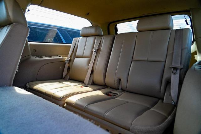 Photo of 2012 White Diamond Tricoat GMC Yukon XL