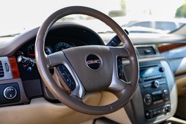 Photo of 2012 White Diamond Tricoat GMC Yukon XL