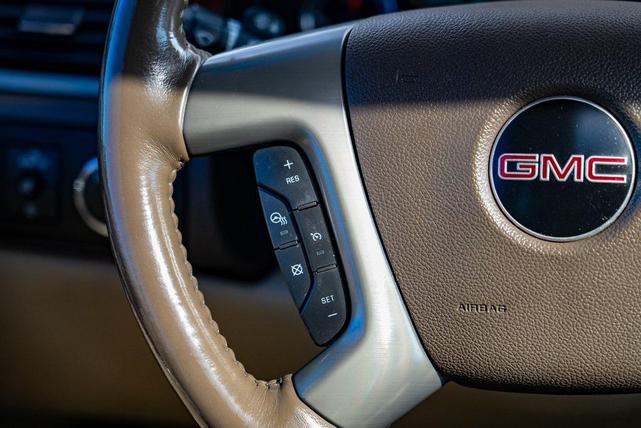 Photo of 2012 White Diamond Tricoat GMC Yukon XL
