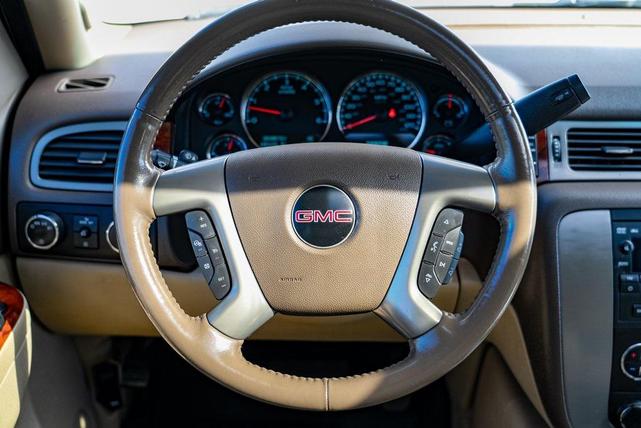 Photo of 2012 White Diamond Tricoat GMC Yukon XL