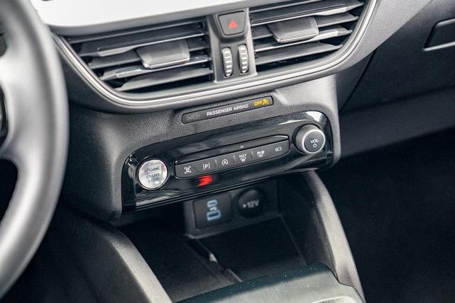 Photo of 2023 Iconic Silver Metallic Ford Escape