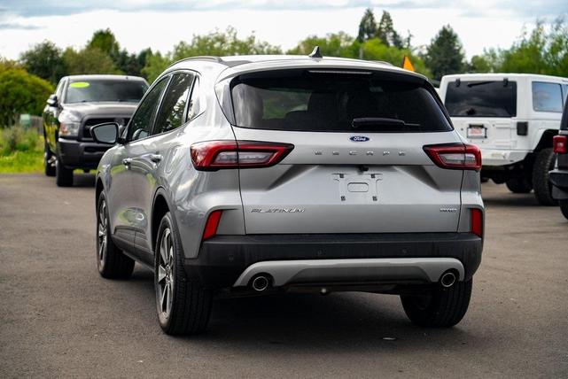 Photo of 2023 Iconic Silver Metallic Ford Escape