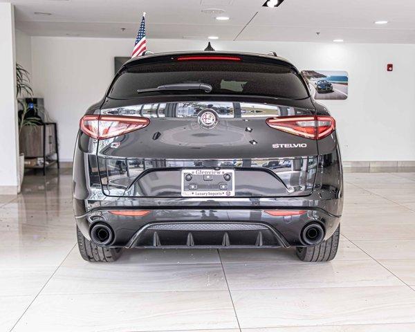 Photo of 2022 Vulcano Black Metallic Alfa Romeo Stelvio