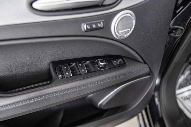 Photo of 2022 Vulcano Black Metallic Alfa Romeo Stelvio