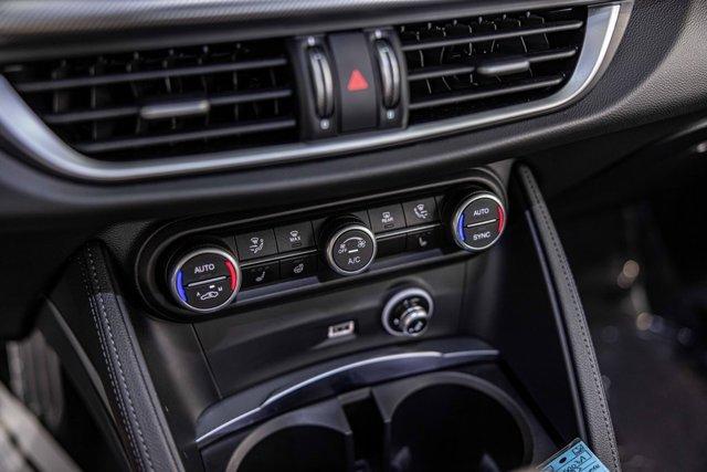 Photo of 2022 Vulcano Black Metallic Alfa Romeo Stelvio