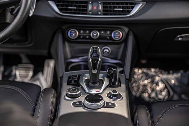 Photo of 2022 Vulcano Black Metallic Alfa Romeo Stelvio