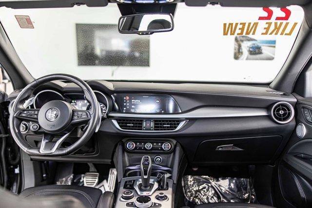Photo of 2022 Vulcano Black Metallic Alfa Romeo Stelvio