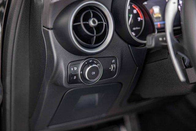 Photo of 2022 Vulcano Black Metallic Alfa Romeo Stelvio