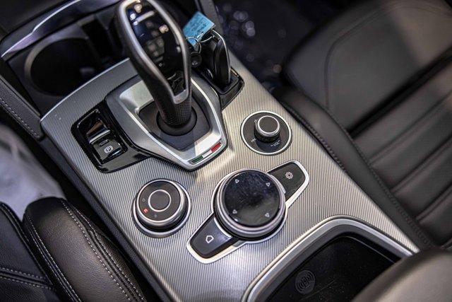 Photo of 2022 Vulcano Black Metallic Alfa Romeo Stelvio