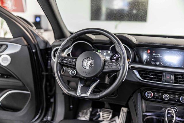 Photo of 2022 Vulcano Black Metallic Alfa Romeo Stelvio