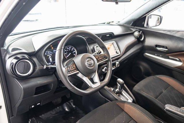 Photo of 2020 Aspen White Nissan Kicks
