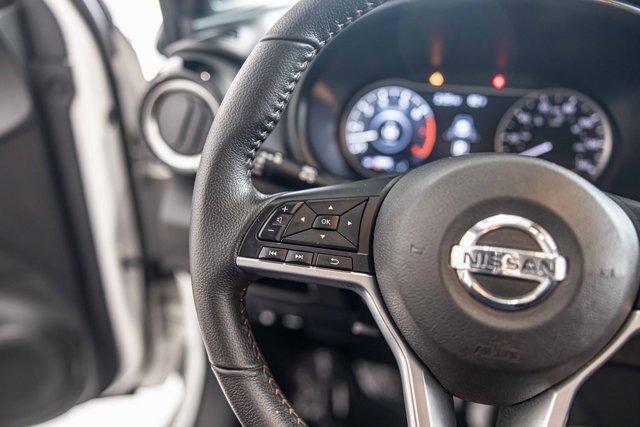 Photo of 2020 Aspen White Nissan Kicks
