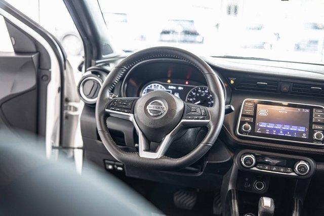 Photo of 2020 Aspen White Nissan Kicks