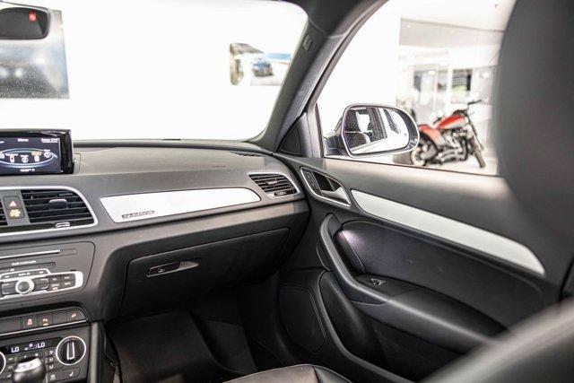 Photo of 2018 Daytona Gray Pearl Effect Audi Q3