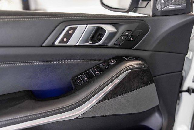 Photo of 2024 Mineral White Metallic BMW X5