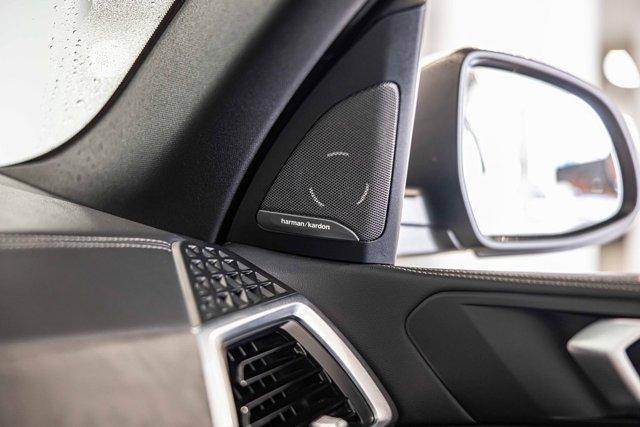 Photo of 2024 Mineral White Metallic BMW X5