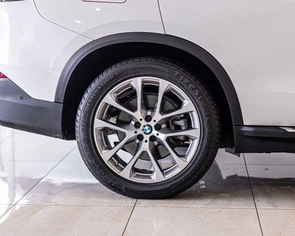 Photo of 2024 Mineral White Metallic BMW X5