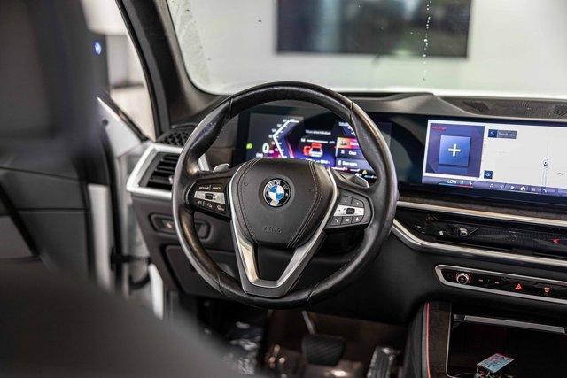 Photo of 2024 Mineral White Metallic BMW X5