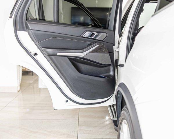 Photo of 2024 Mineral White Metallic BMW X5