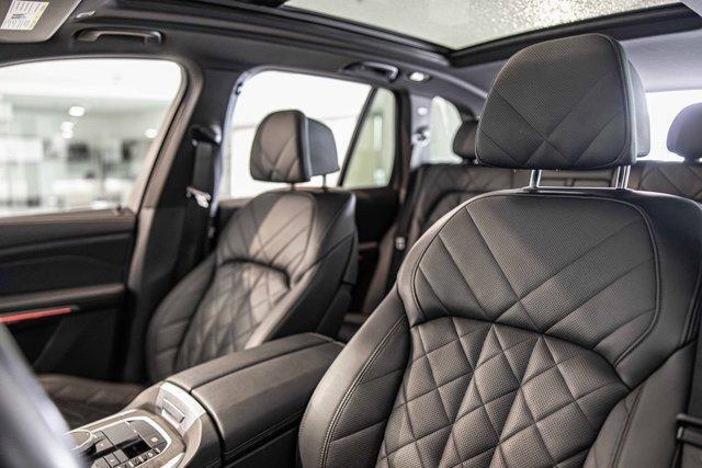 Photo of 2024 Mineral White Metallic BMW X5