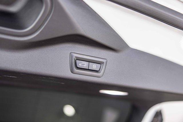 Photo of 2024 Mineral White Metallic BMW X5