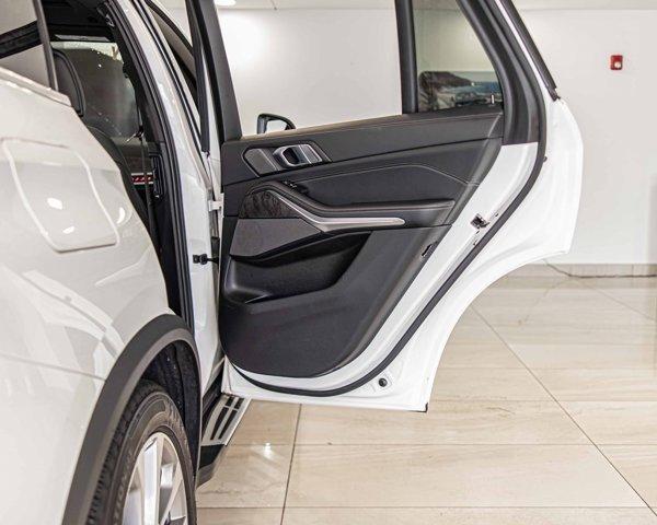Photo of 2024 Mineral White Metallic BMW X5