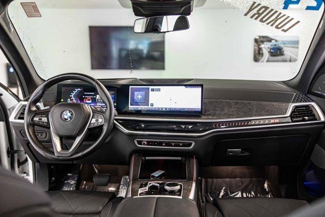 Photo of 2024 Mineral White Metallic BMW X5