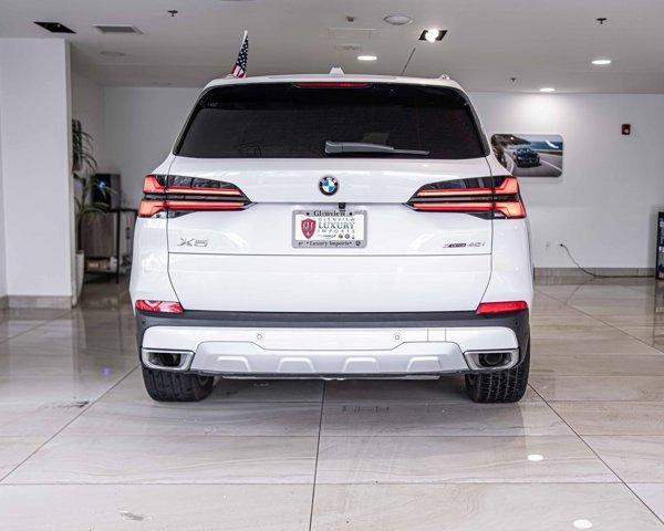 Photo of 2024 Mineral White Metallic BMW X5