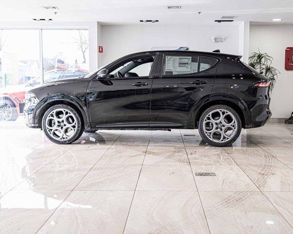 Photo of 2025 Alfa Black Alfa Romeo Tonale