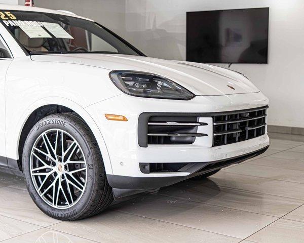 Photo of 2025 White Porsche Cayenne